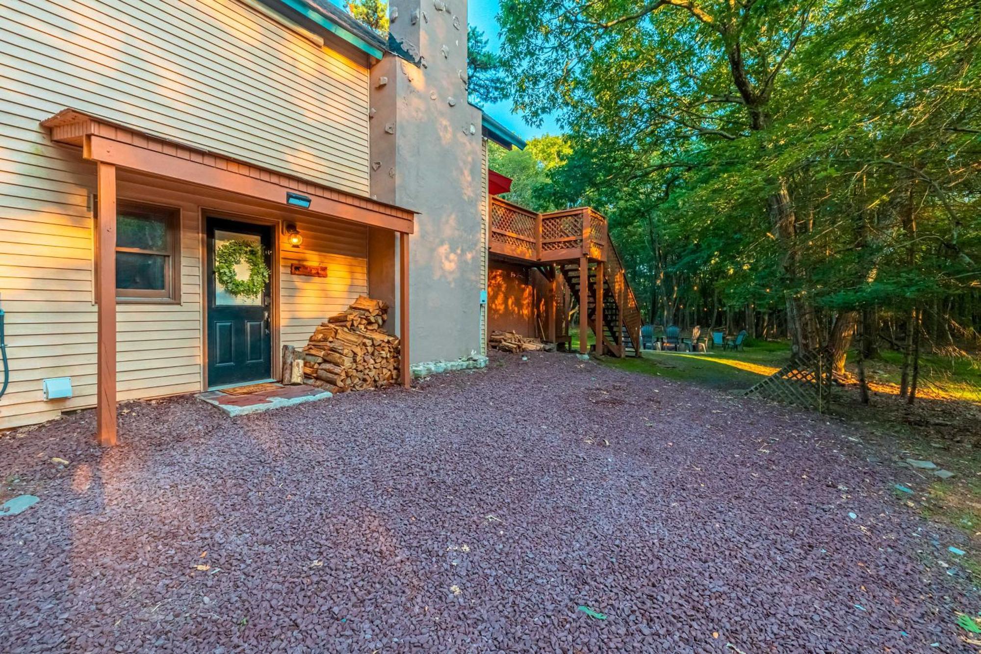 Poconos Ski Retreat With Sauna, Hot Tub, And Game Room Lake Harmony Buitenkant foto