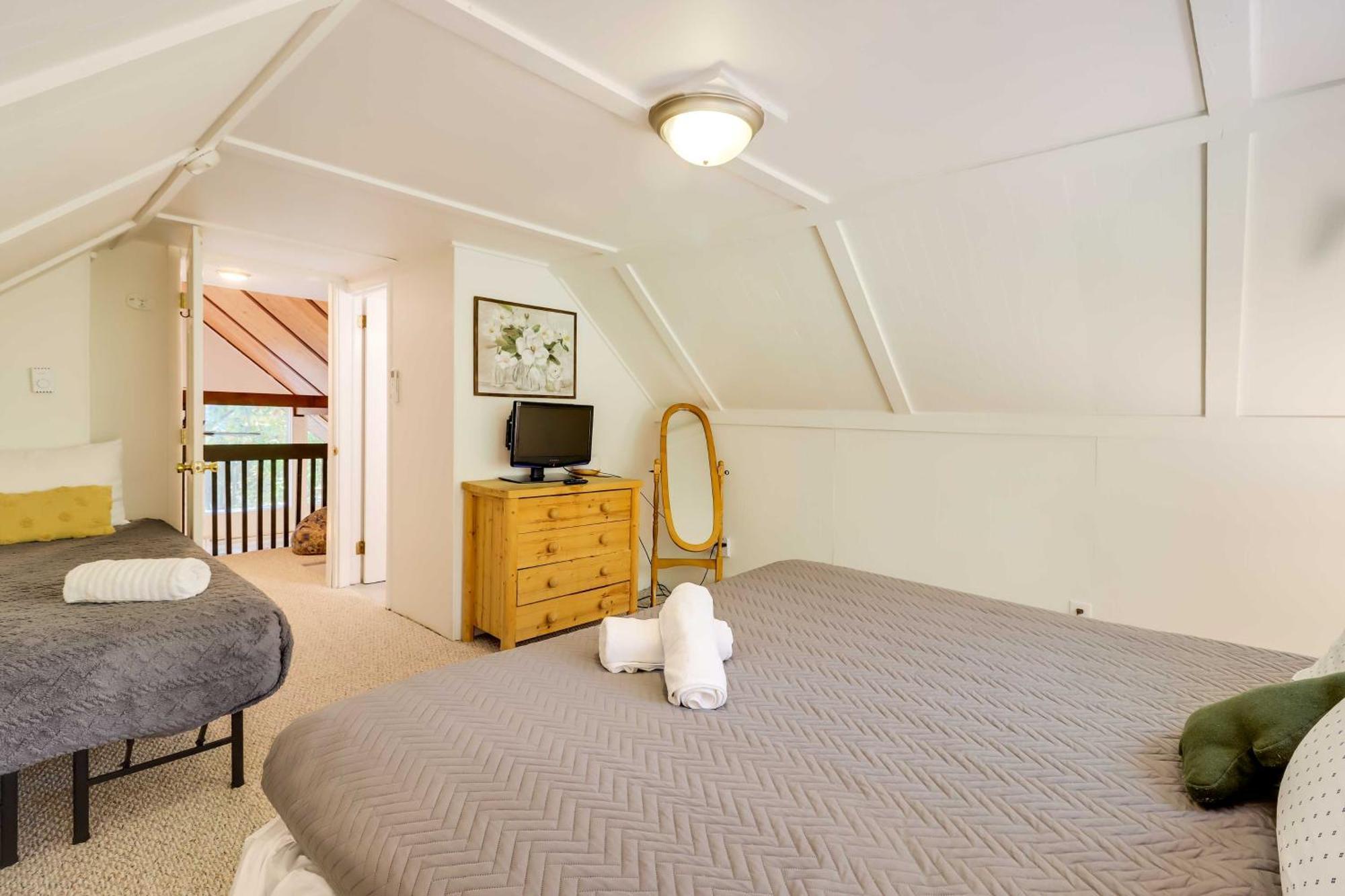 Poconos Ski Retreat With Sauna, Hot Tub, And Game Room Lake Harmony Buitenkant foto