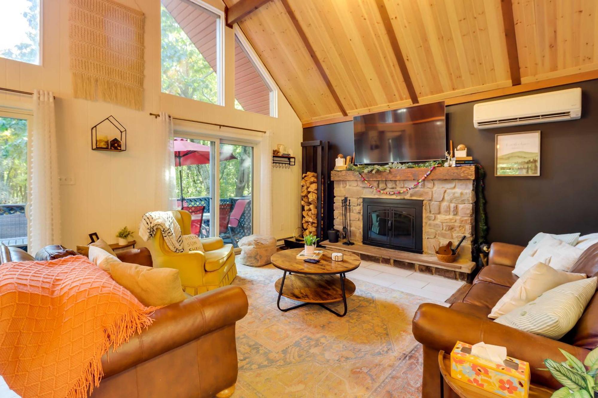 Poconos Ski Retreat With Sauna, Hot Tub, And Game Room Lake Harmony Buitenkant foto