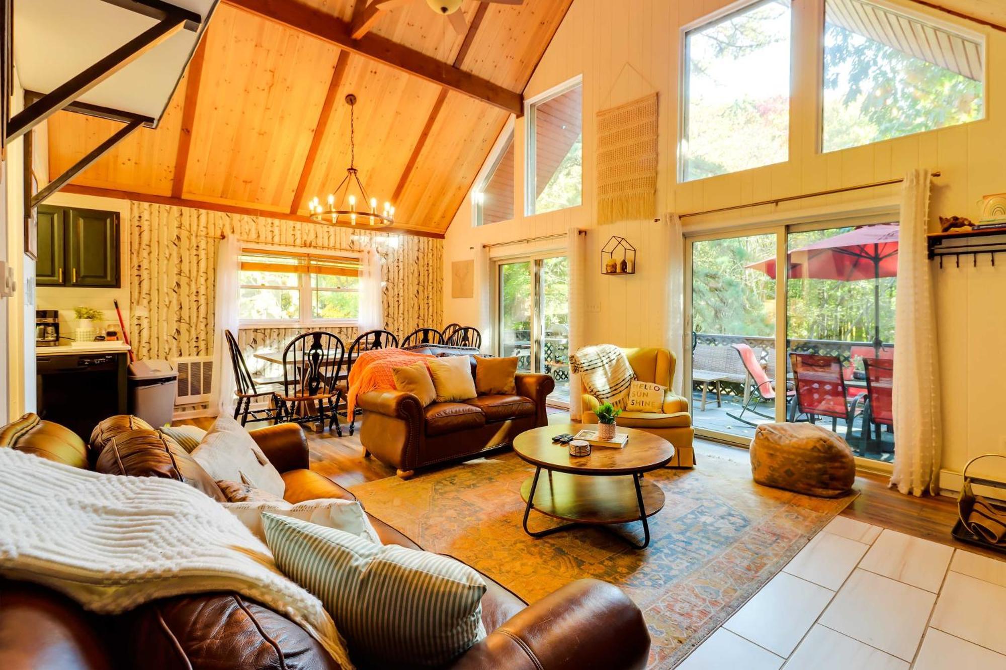 Poconos Ski Retreat With Sauna, Hot Tub, And Game Room Lake Harmony Buitenkant foto